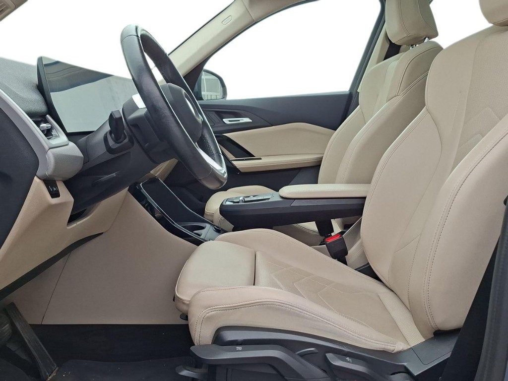 BMW X1 sDrive 18i + Tetto Apr. - 10