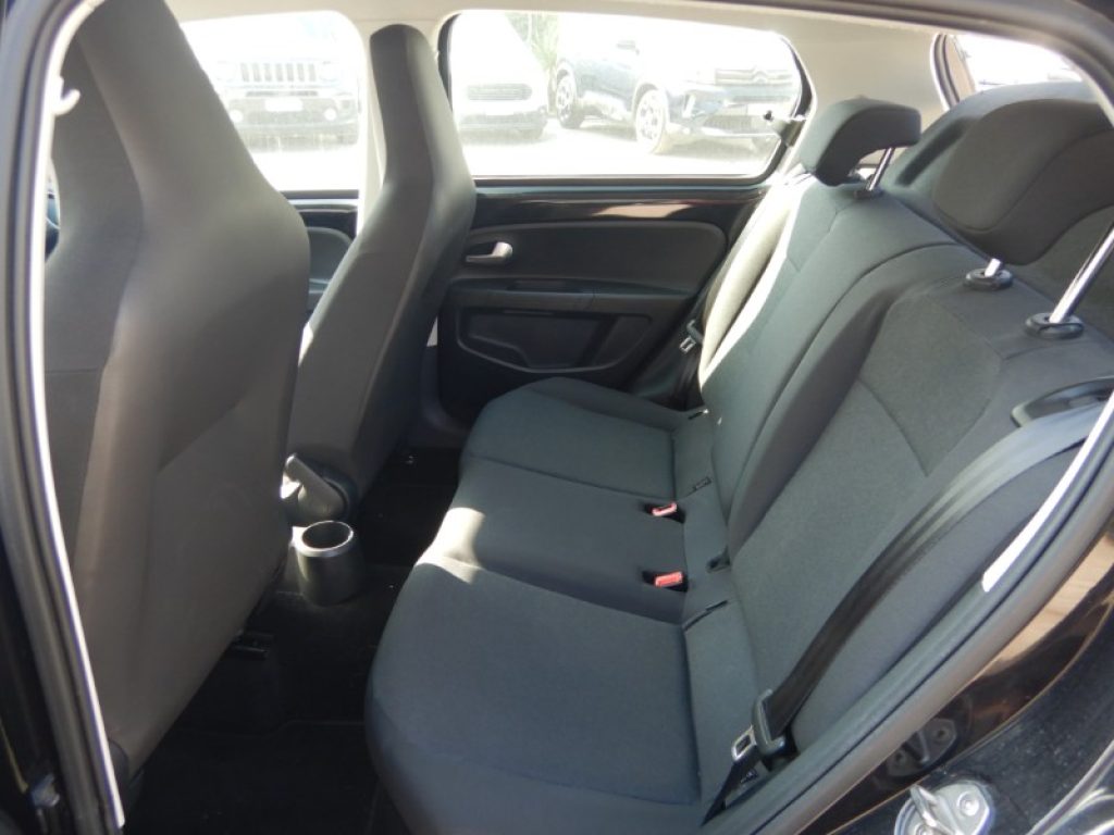 VOLKSWAGEN up! 1.0 5p. move up! BMT ** IVA ESP. OK NEOP. ** - 7