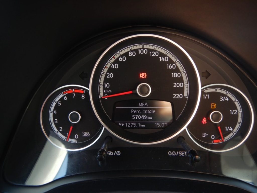 VOLKSWAGEN up! 1.0 5p. move up! BMT ** IVA ESP. OK NEOP. ** - 8