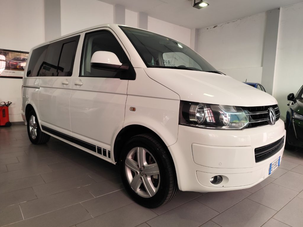 VOLKSWAGEN Caravelle usata in vendita da DLG Motors — foto 1 di 25