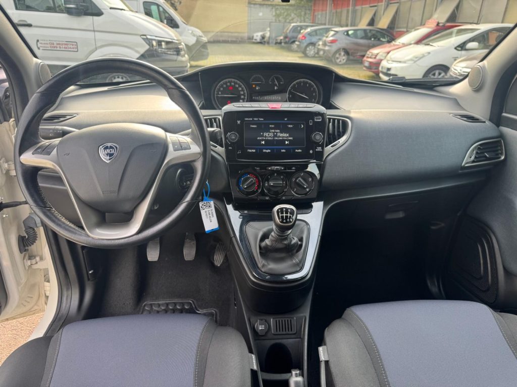 LANCIA Ypsilon 1.0 FireFly 5 porte S&S Hybrid Ecochic Gold - 9