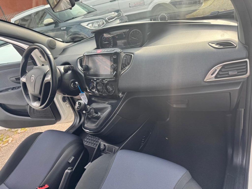 LANCIA Ypsilon 1.0 FireFly 5 porte S&S Hybrid Ecochic Gold - 11