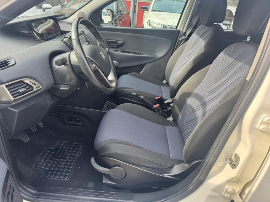 LANCIA Ypsilon 1.0 FireFly 5 porte S&S Hybrid Ecochic Gold - 16