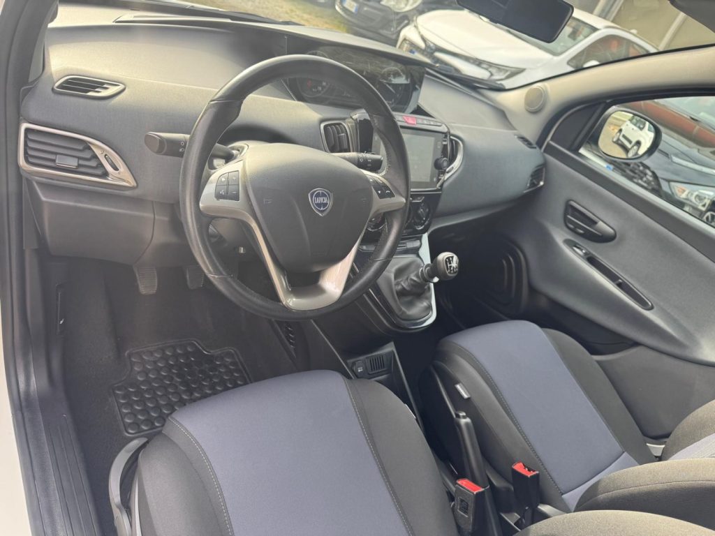 LANCIA Ypsilon 1.0 FireFly 5 porte S&S Hybrid Ecochic Gold - 18