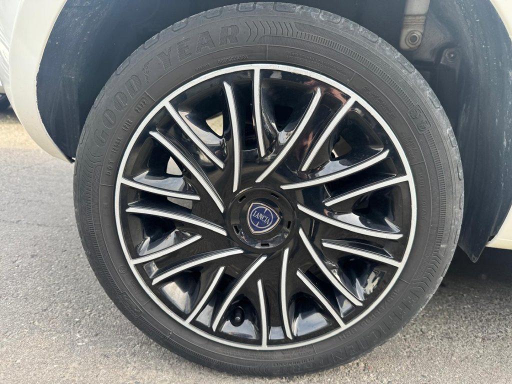 LANCIA Ypsilon 1.0 FireFly 5 porte S&S Hybrid Ecochic Gold - 19