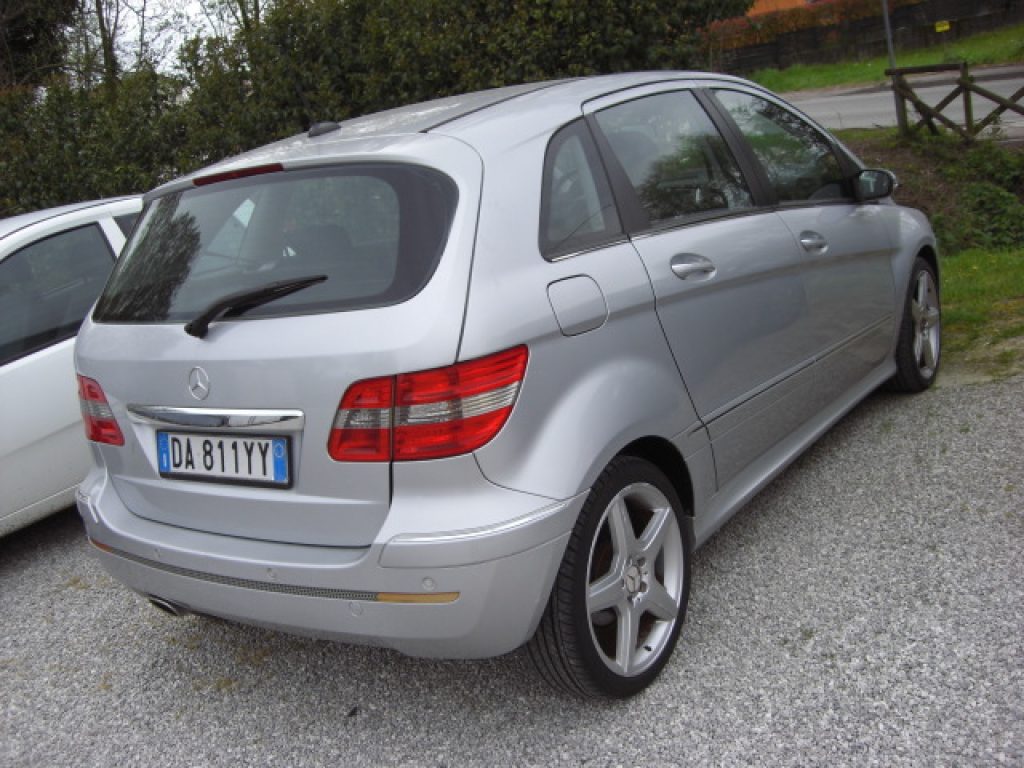 MERCEDES-BENZ B 200 Sport - 3