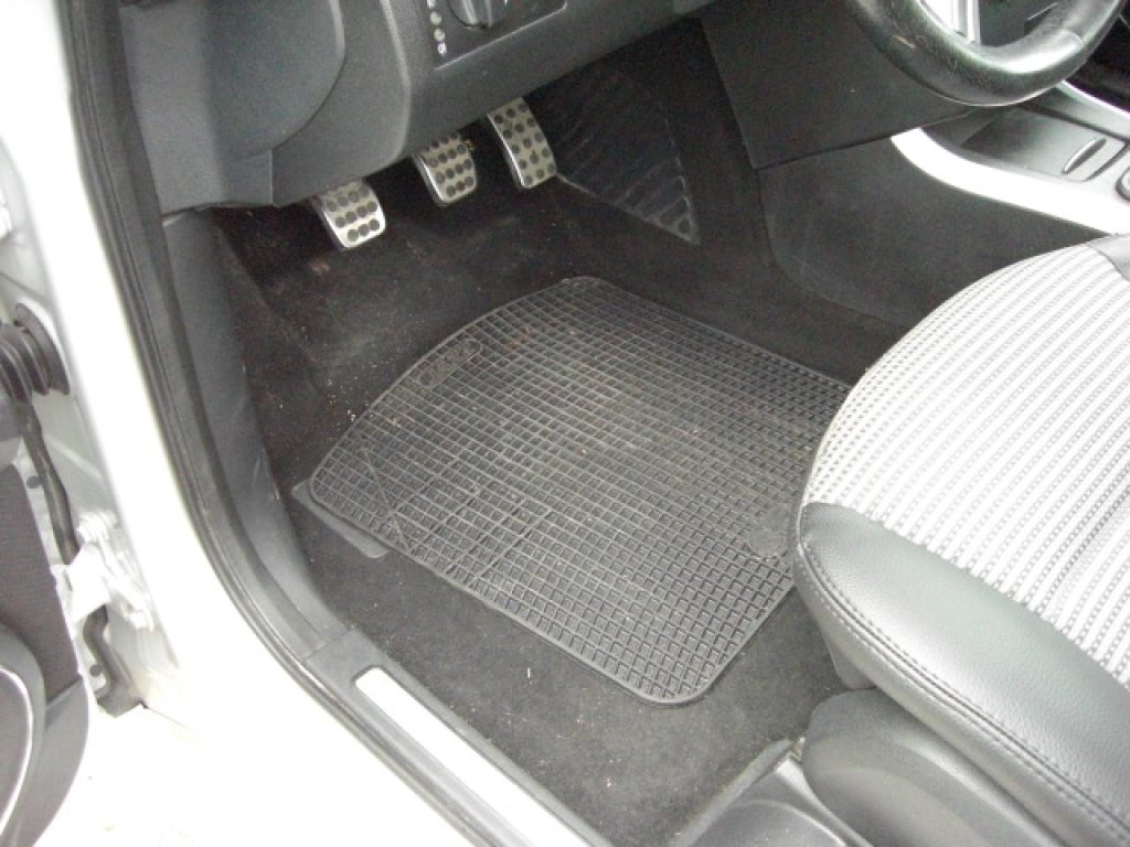 MERCEDES-BENZ B 200 Sport - 13