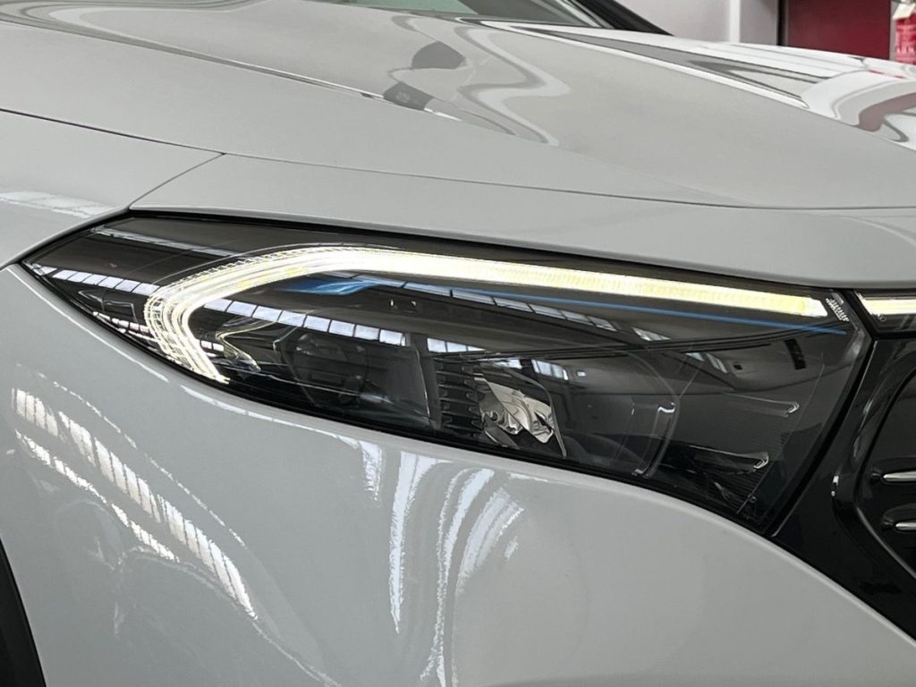MERCEDES-BENZ EQA 250+ Premium Plus - 17
