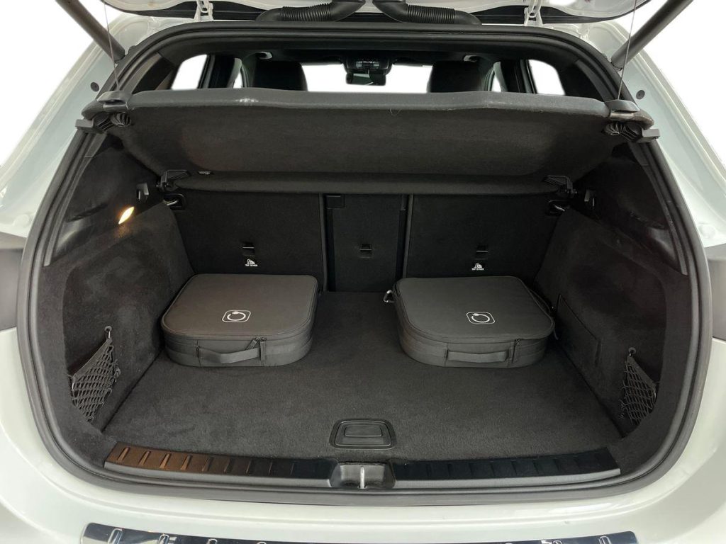 MERCEDES-BENZ EQA 250+ Premium Plus - 13