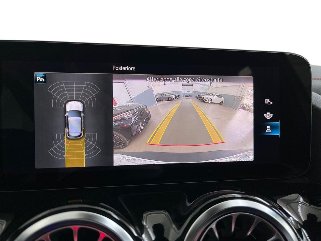 MERCEDES-BENZ EQA 250+ Premium Plus - 12