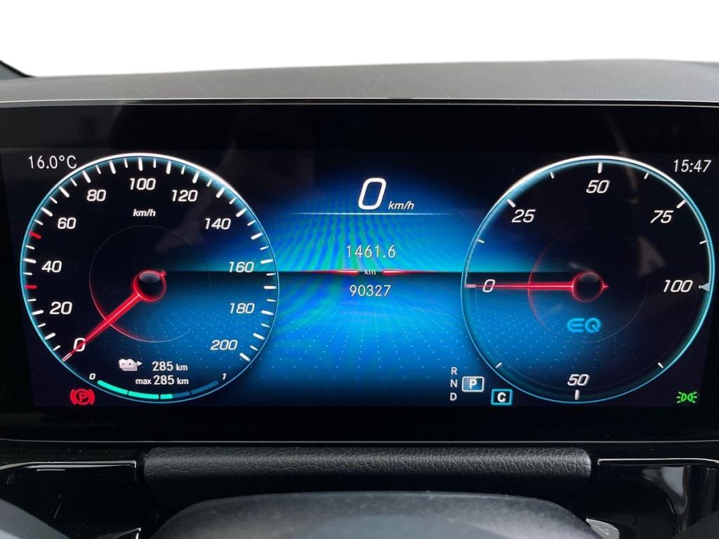 MERCEDES-BENZ EQA 250+ Premium Plus - 8