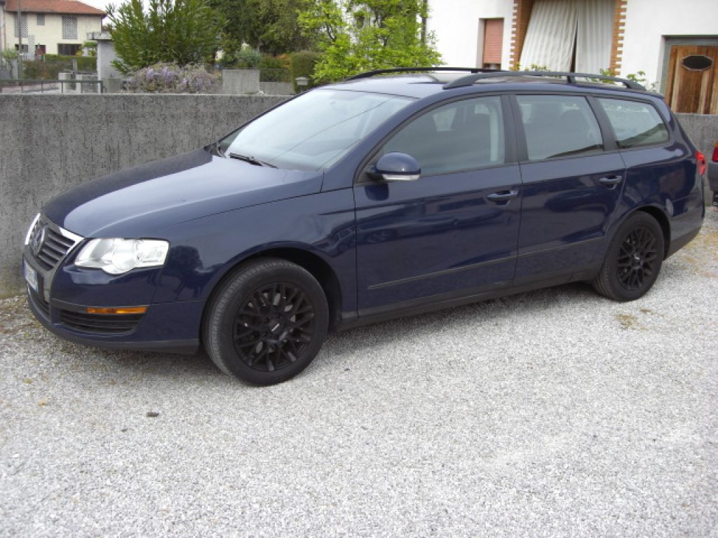 VOLKSWAGEN Passat 1.6/102CV Var. Trendline - 2