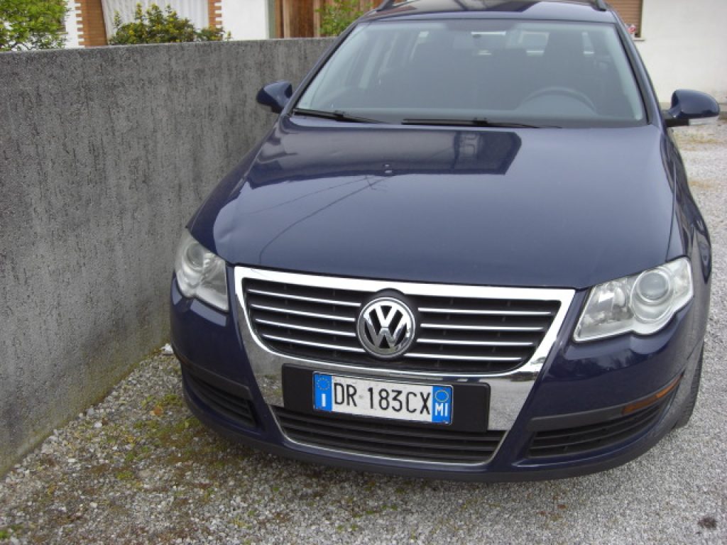 VOLKSWAGEN Passat 1.6/102CV Var. Trendline - 3