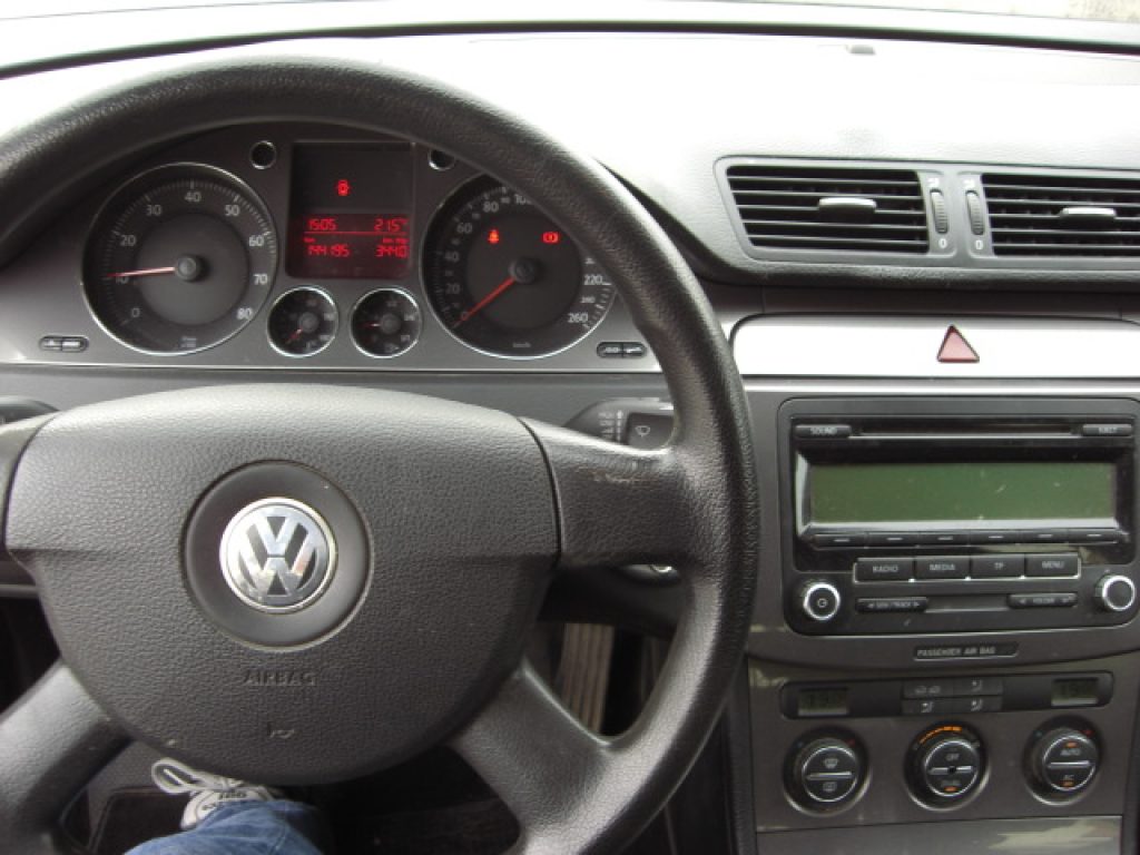 VOLKSWAGEN Passat 1.6/102CV Var. Trendline - 5