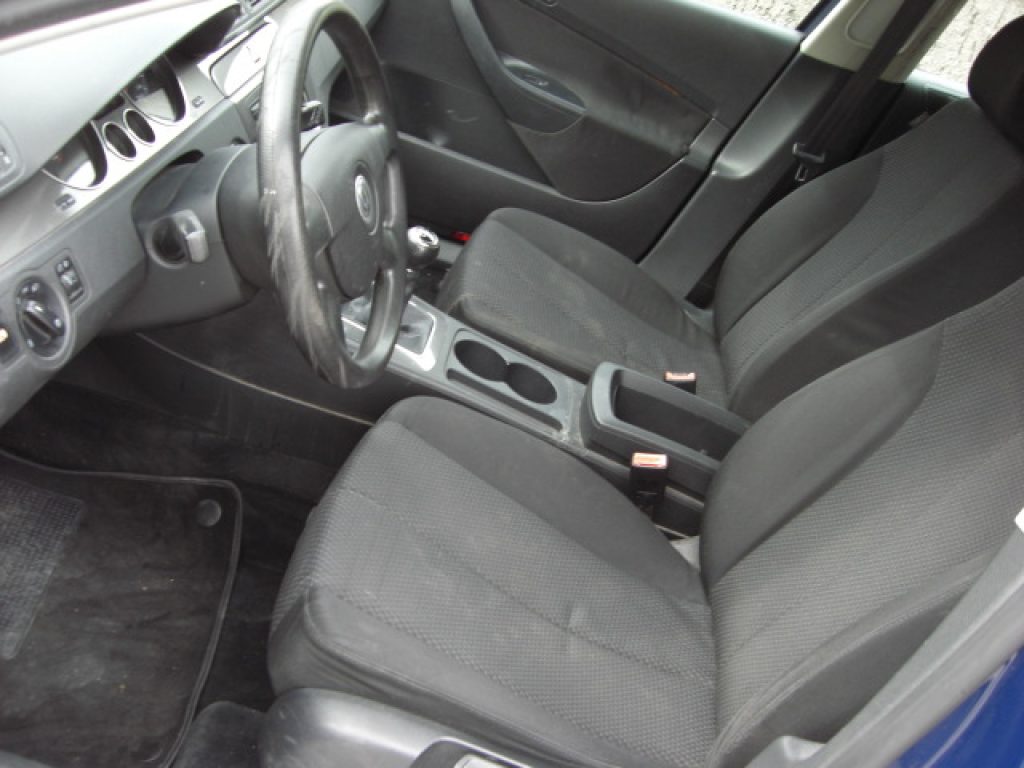 VOLKSWAGEN Passat 1.6/102CV Var. Trendline - 6