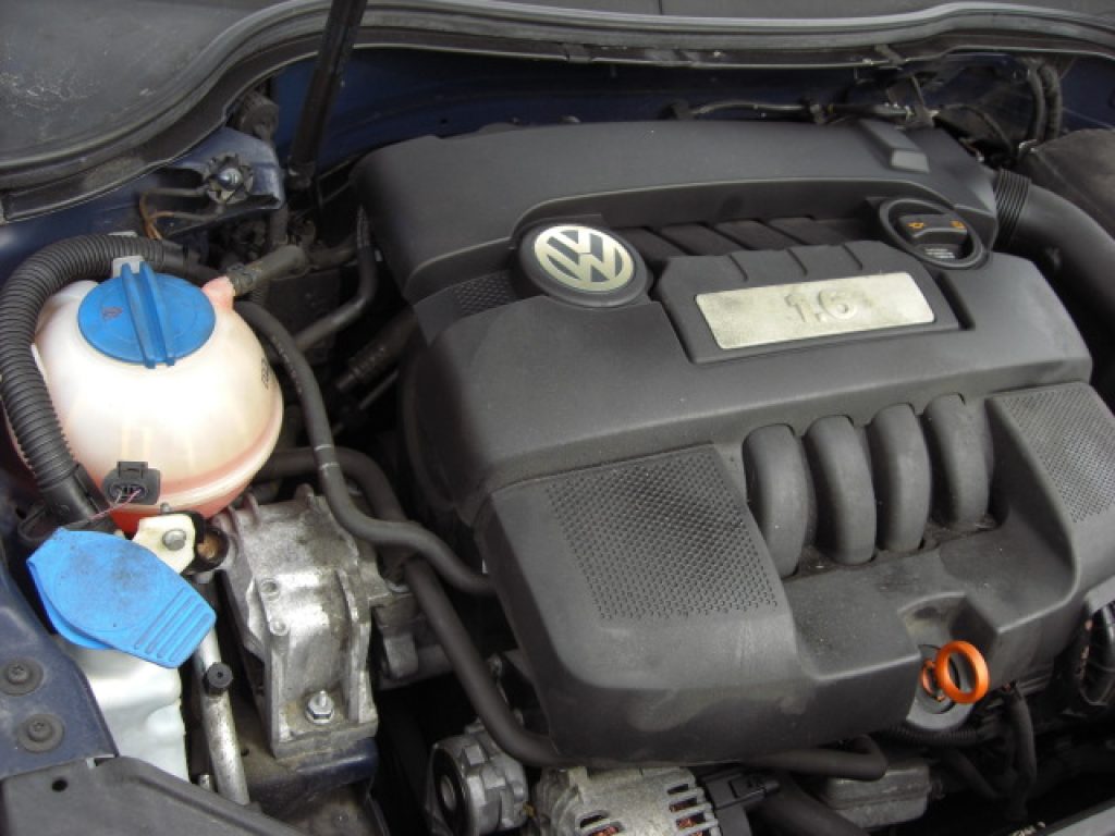 VOLKSWAGEN Passat 1.6/102CV Var. Trendline - 7