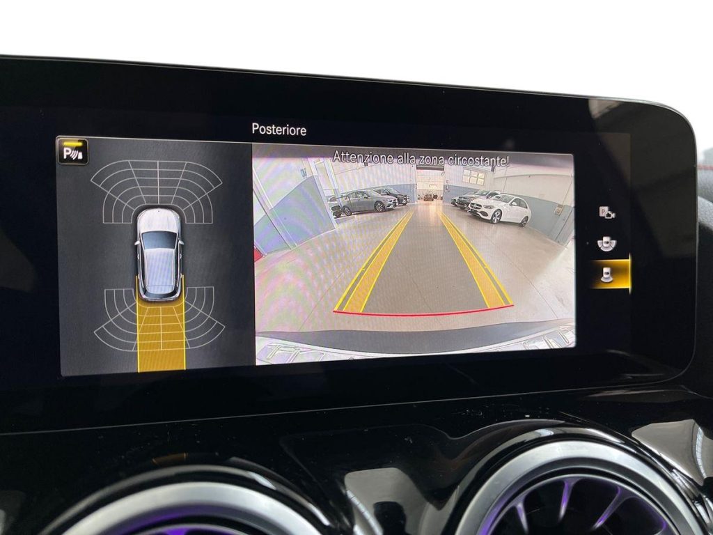 MERCEDES-BENZ EQA 250+ Premium - 12