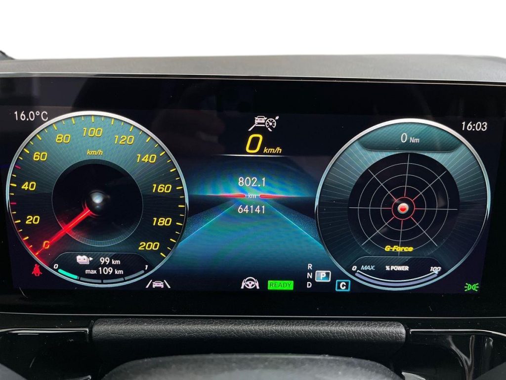 MERCEDES-BENZ EQA 250+ Premium - 8