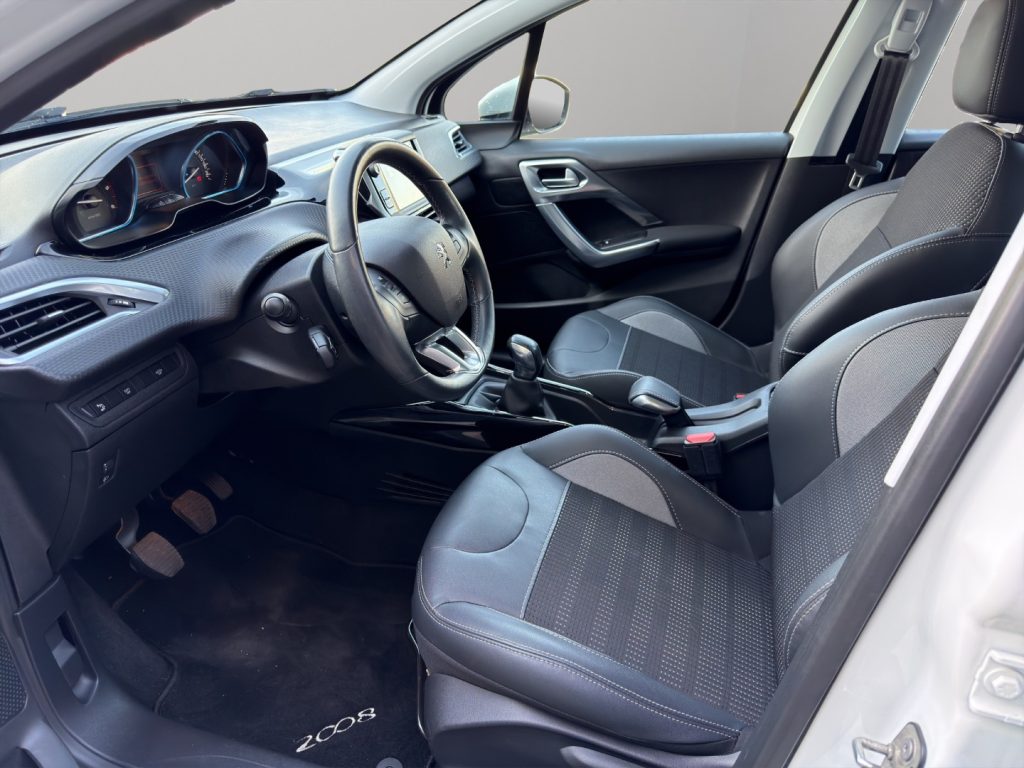 PEUGEOT 2008 1.5 100CV Allure - 7