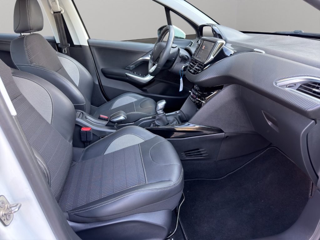 PEUGEOT 2008 1.5 100CV Allure - 9
