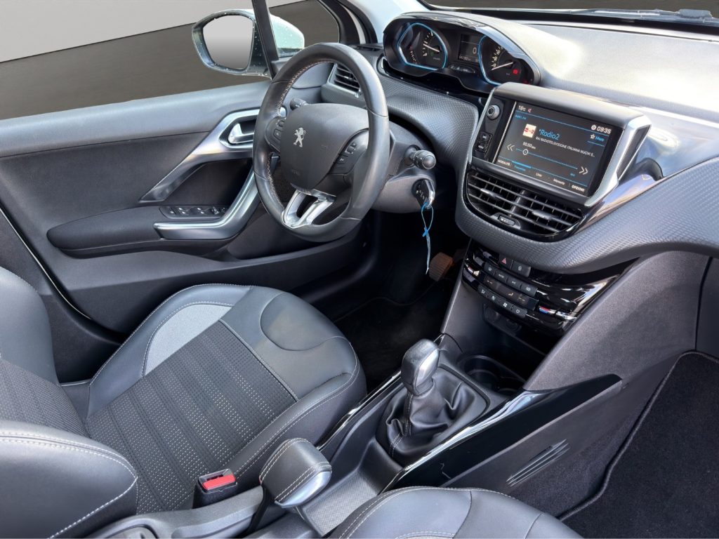 PEUGEOT 2008 1.5 100CV Allure - 10