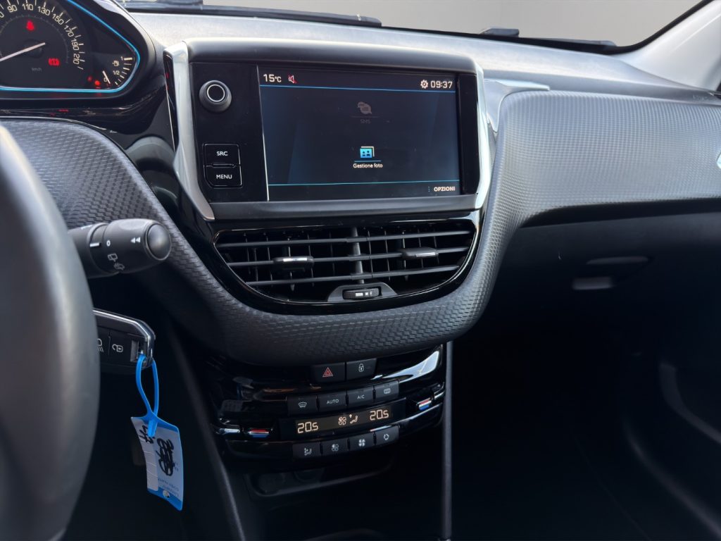 PEUGEOT 2008 1.5 100CV Allure - 13