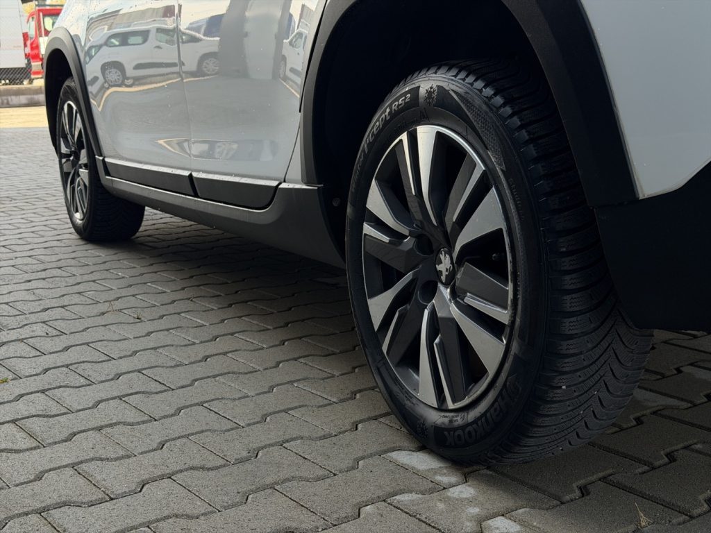 PEUGEOT 2008 1.5 100CV Allure - 16