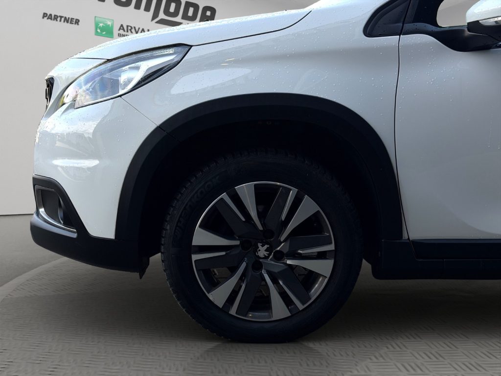 PEUGEOT 2008 1.5 100CV Allure - 19