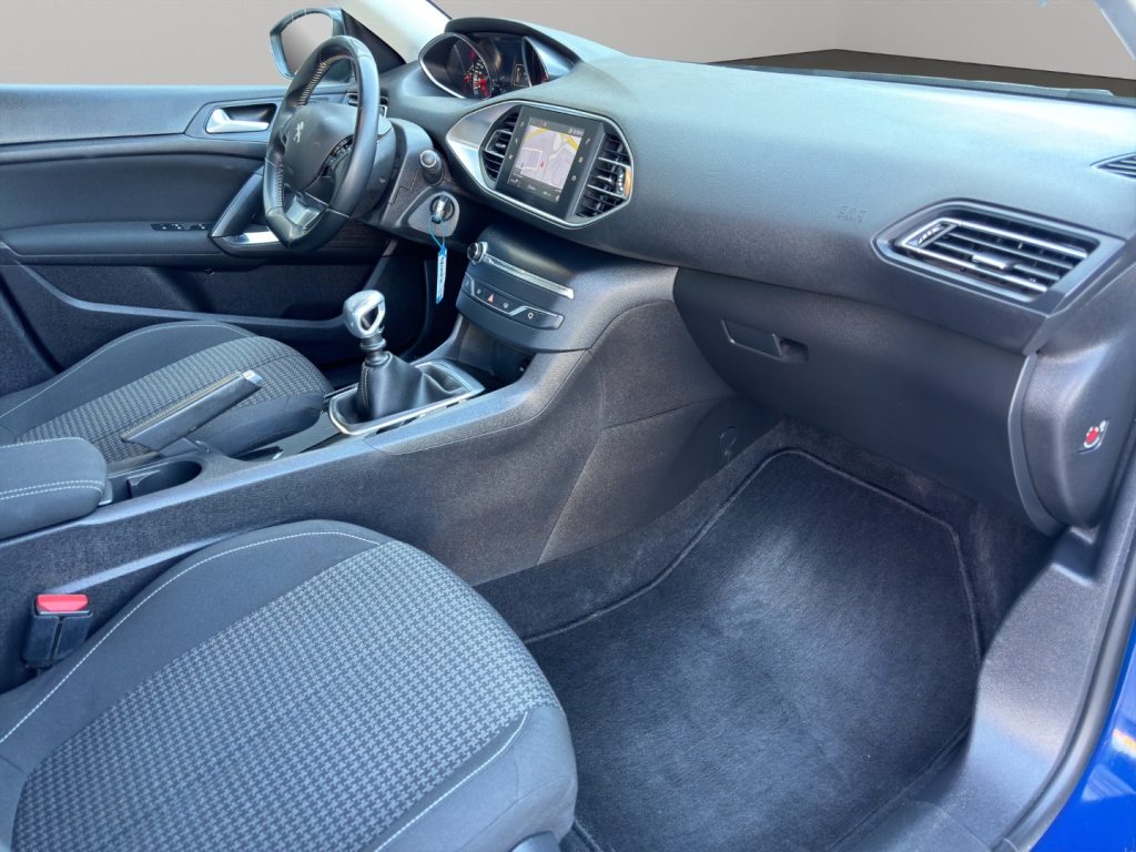 PEUGEOT 308 1.5 BlueHDi 130CV - 9