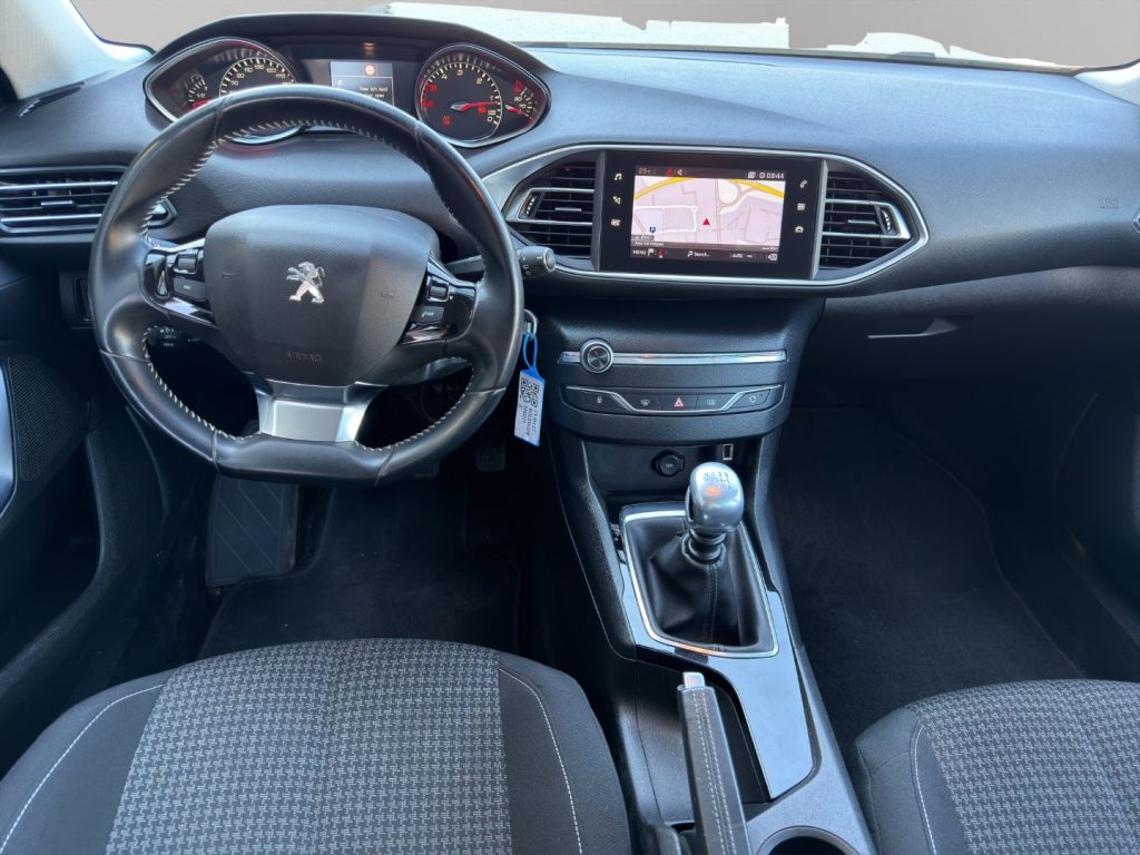 PEUGEOT 308 1.5 BlueHDi 130CV - 10