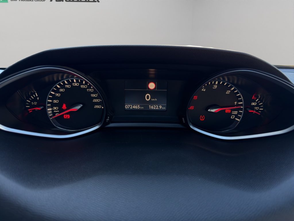 PEUGEOT 308 1.5 BlueHDi 130CV - 12