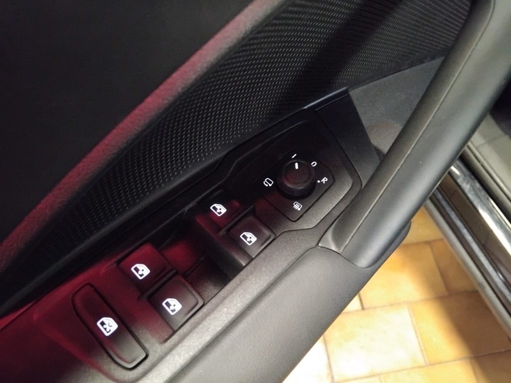 VOLKSWAGEN Tiguan 2.0 TDI SCR LIFE Dsg VIDEO - 7