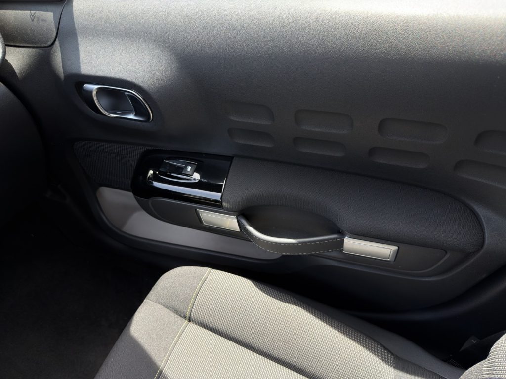 CITROEN C3 PureTech 110 S&S EAT6 Shine - 17