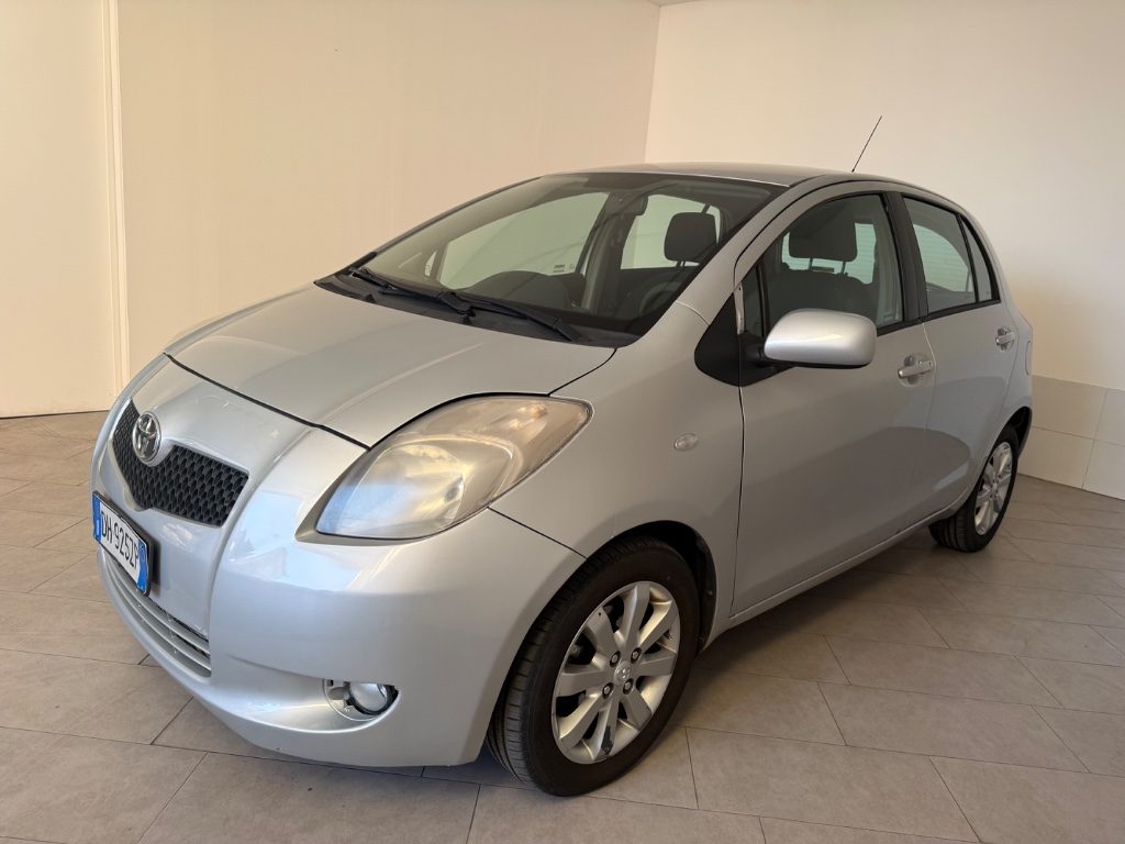 TOYOTA Yaris 1.3 5 porte M-MT Sol - 3