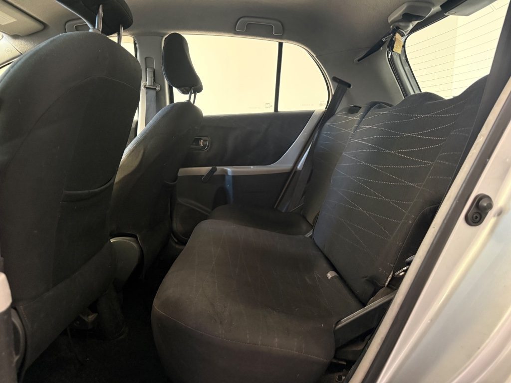 TOYOTA Yaris 1.3 5 porte M-MT Sol - 4