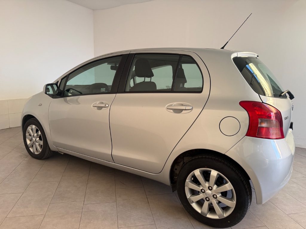 TOYOTA Yaris 1.3 5 porte M-MT Sol - 12
