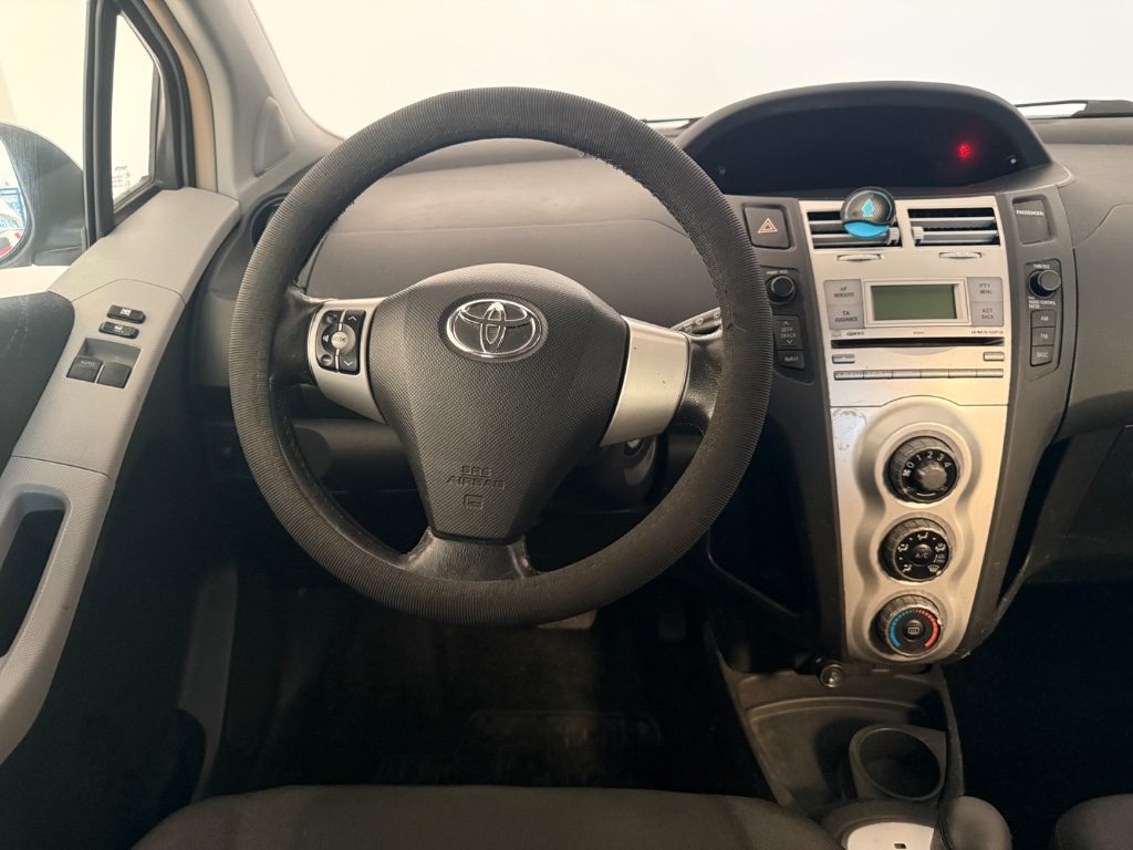 TOYOTA Yaris 1.3 5 porte M-MT Sol - 14