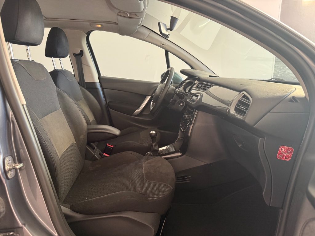CITROEN C3 1.4 HDi 70 Exclusive - 15