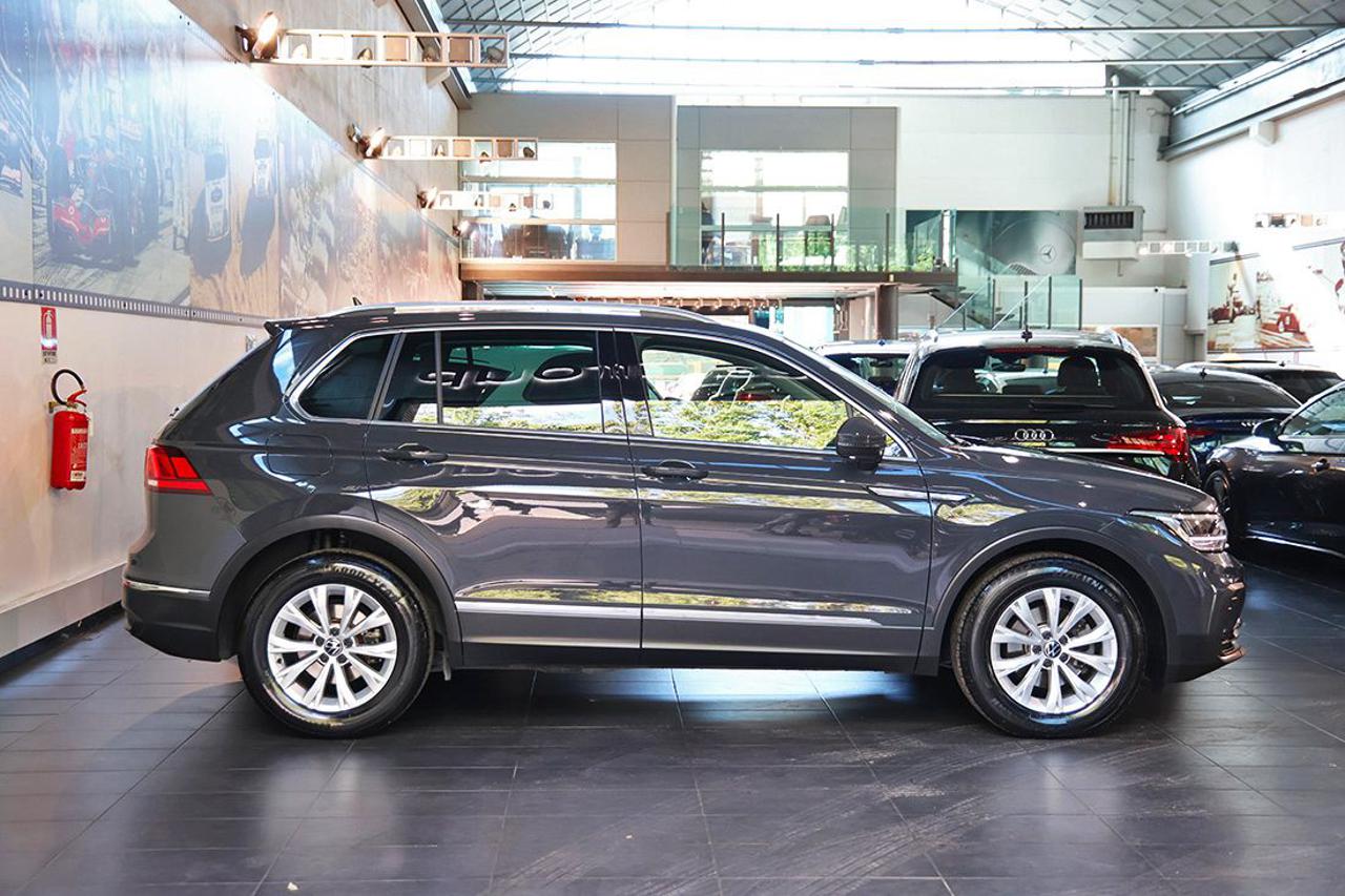 VOLKSWAGEN Tiguan 2.0 TDI 150cv SCR DSG Life - 2