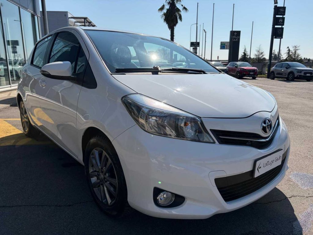 TOYOTA Yaris 1.0 5 porte Active - 4