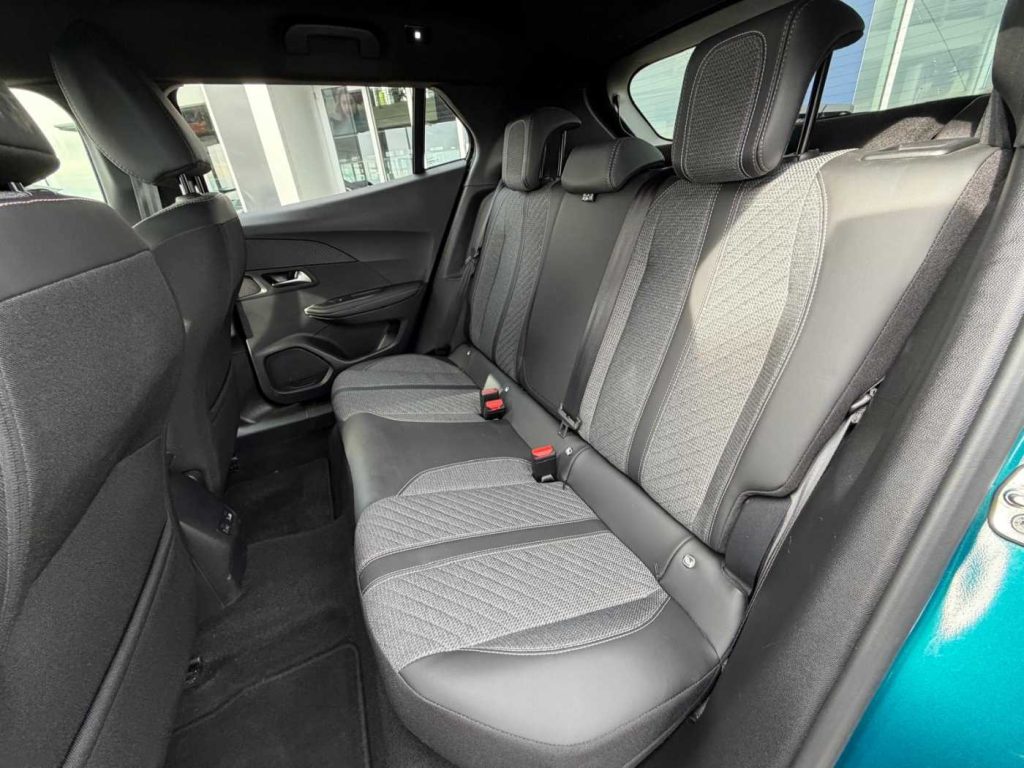 PEUGEOT 2008 PureTech 100 S&S Allure - 12