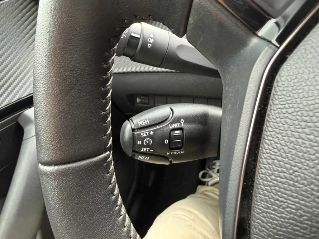 PEUGEOT 2008 PureTech 100 S&S Allure - 19