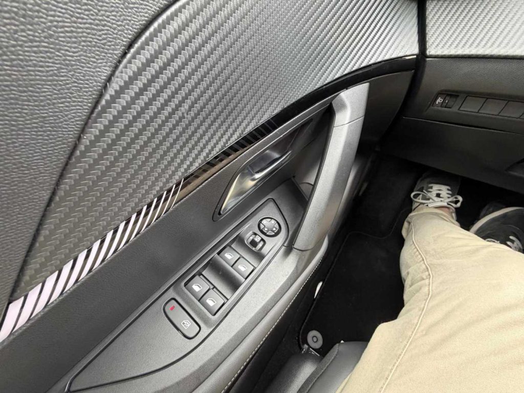 PEUGEOT 2008 PureTech 100 S&S Allure - 20