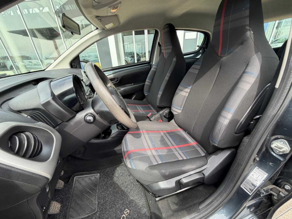 PEUGEOT 108 VTi 68 5 porte Active TOP! - 11