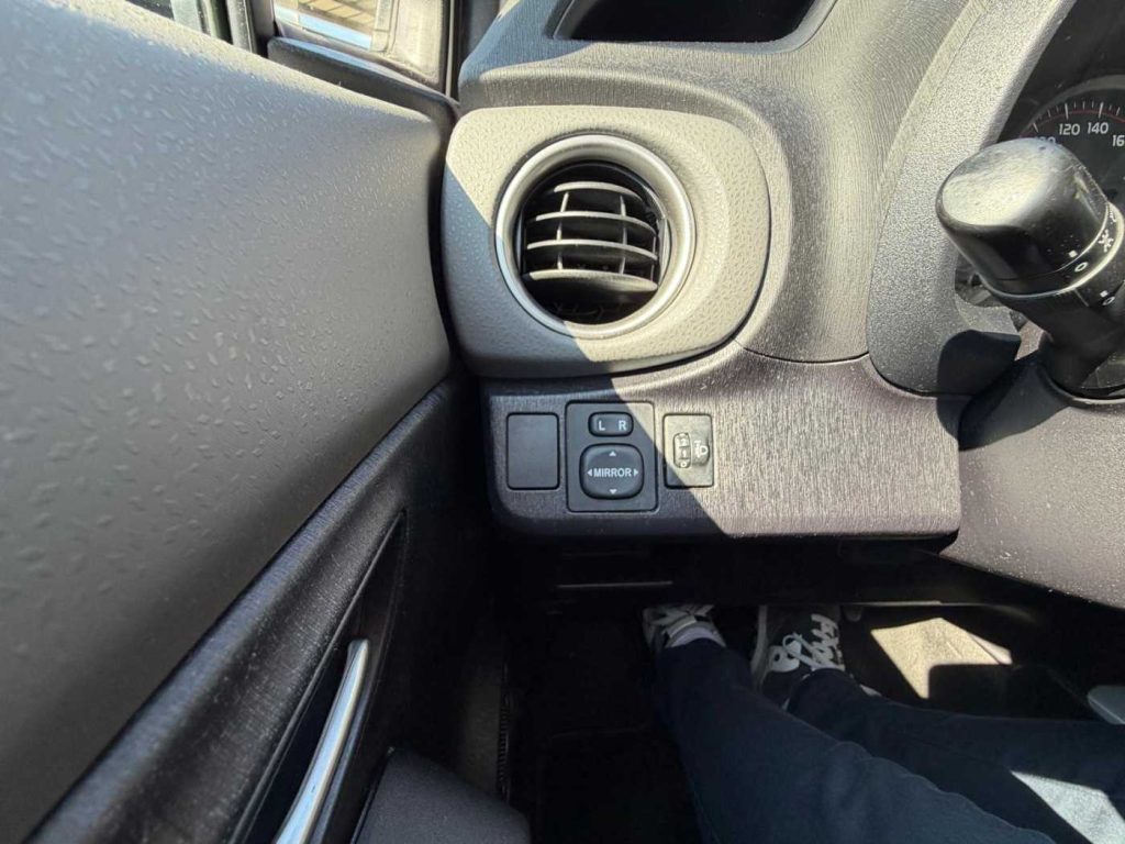 TOYOTA Yaris 1.0 5 porte Active - 18