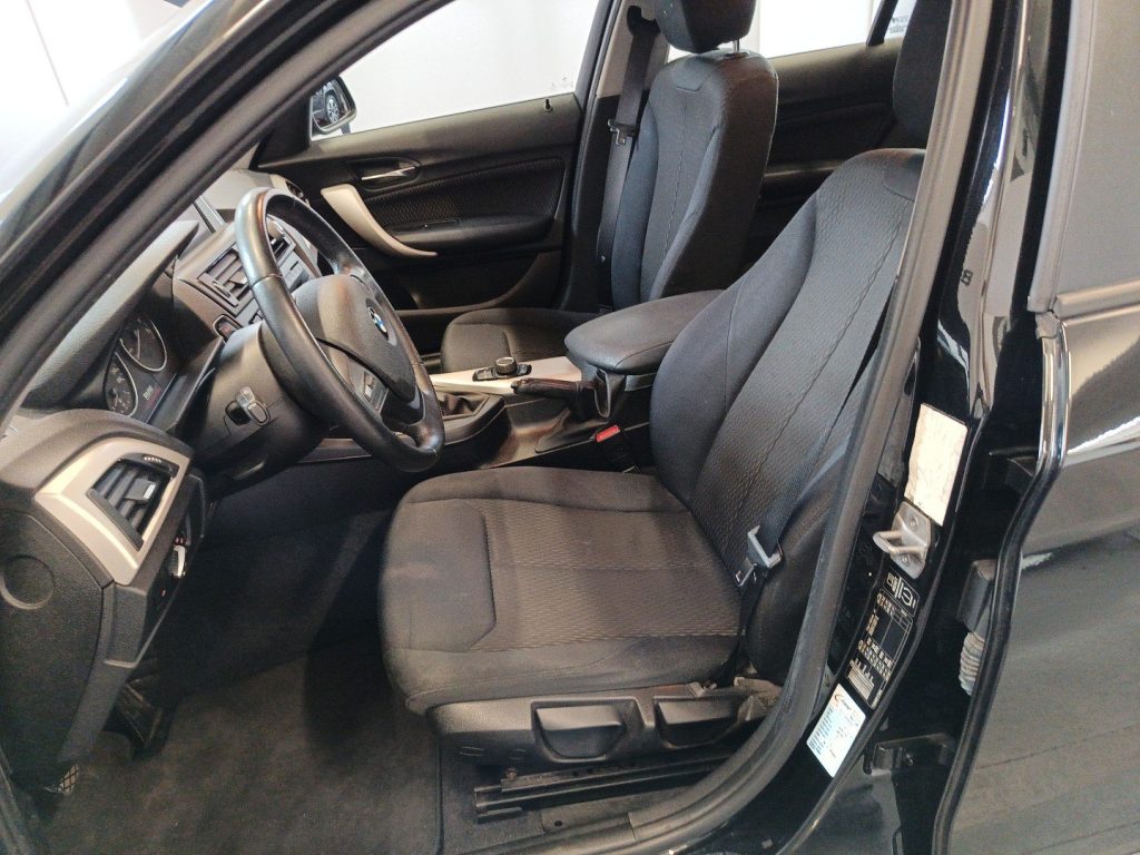 BMW 114 114i 5p Sport E6 - 8