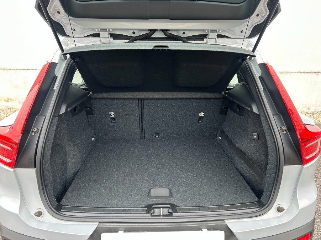 VOLVO XC40 T3 Geartronic - Grid Foto 13