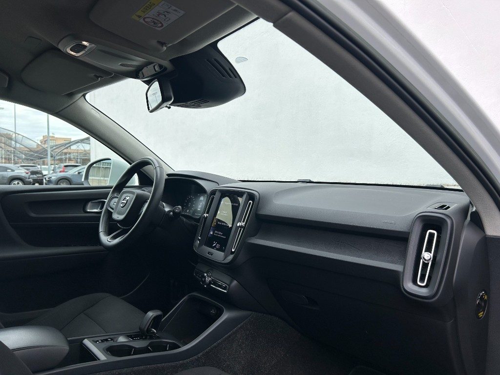 VOLVO XC40 T2 Geartronic Momentum Core - Foto 4