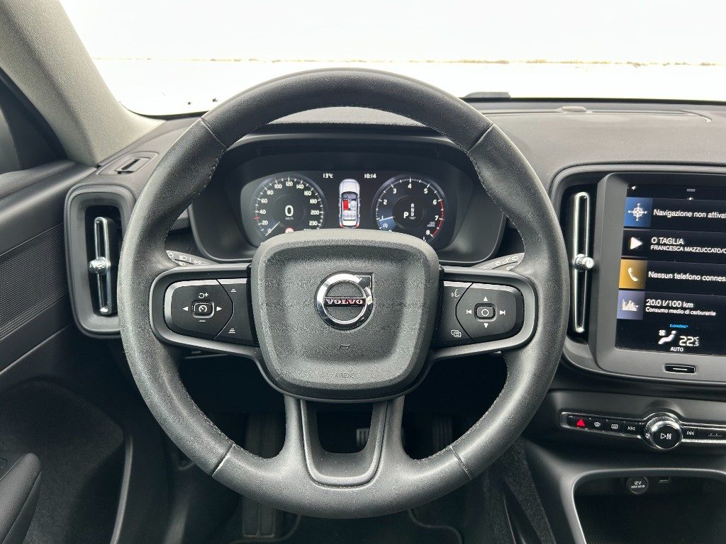 VOLVO XC40 T2 Geartronic Momentum Core - Grid Foto 10