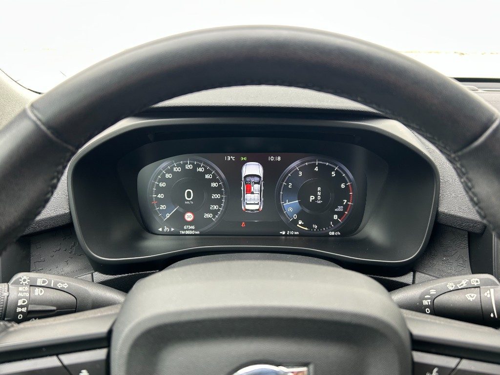 VOLVO XC40 T2 Geartronic Momentum Core - Grid Foto 11